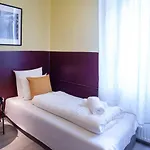 And Large Ac Away From Appartement Budapest