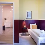 And Large Ac Away From Appartement Budapest