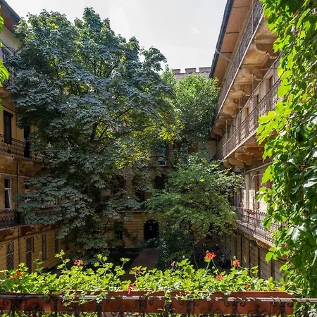 Appartement And Large Ac Away From *