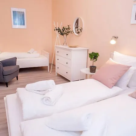 And Large Ac Away From Apartamento *