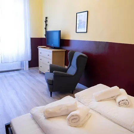 And Large Ac Away From Apartamento *