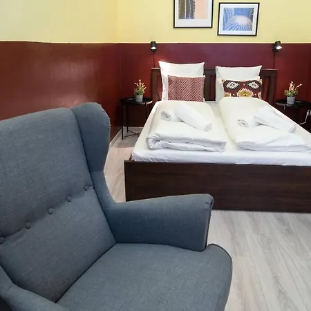 And Large Ac Away From Apartamento