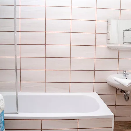 And Large Ac Away From Apartamento *