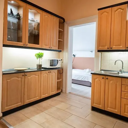 And Large Ac Away From Apartamento