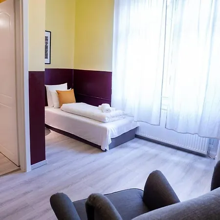 And Large Ac Away From Apartamento *