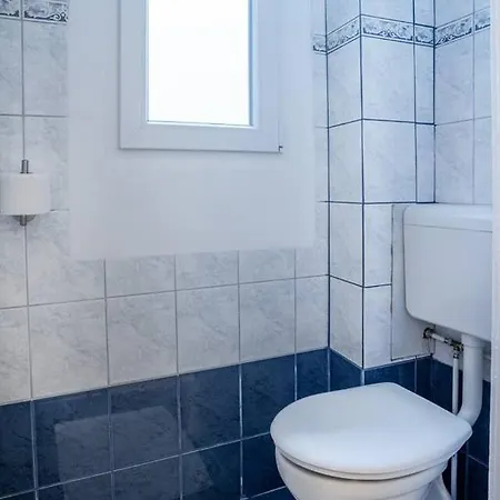 And Large Ac Away From Apartamento