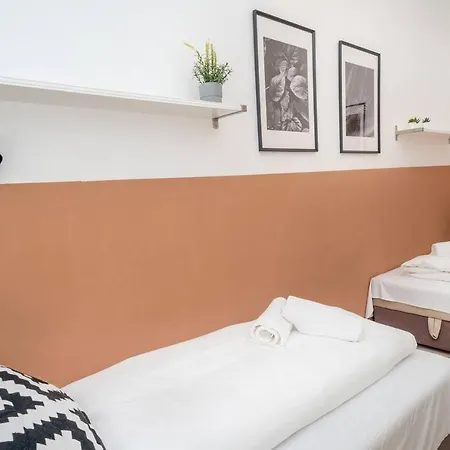 And Large Ac Away From Appartement