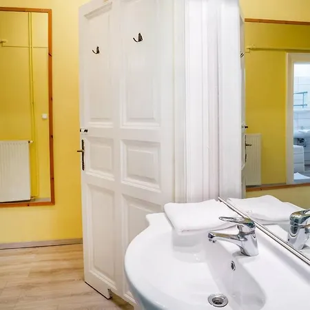 Daire And Large Ac Away From