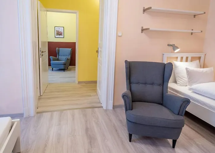 Apartman And Large Ac Away From *