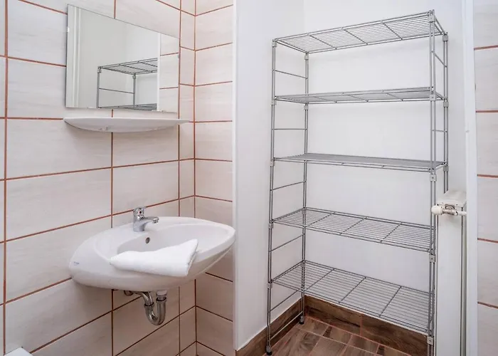 And Large Ac Away From Apartman