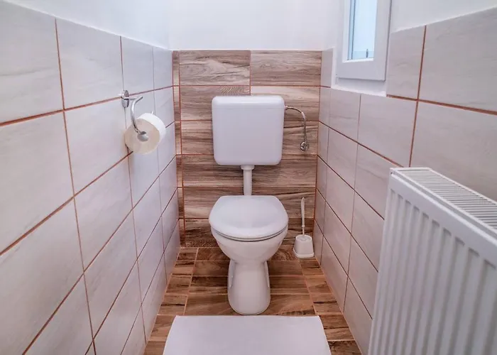 And Large Ac Away From Apartman Budapest