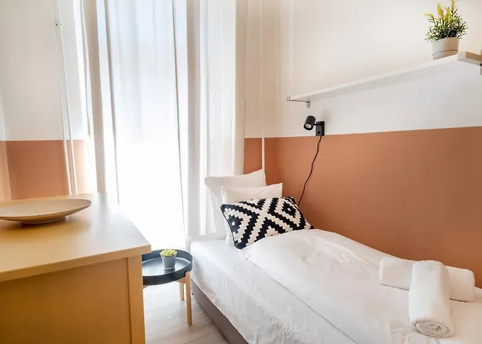 And Large Ac Away From Apartman *