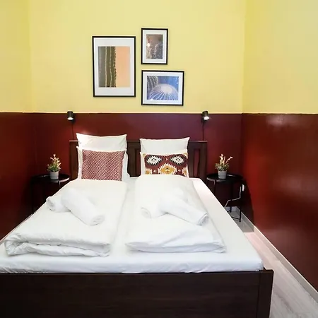Apartment And Large Ac Away From