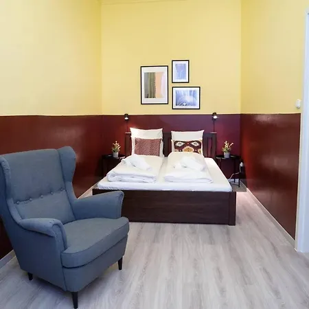 And Large Ac Away From Apartamento Budapeste