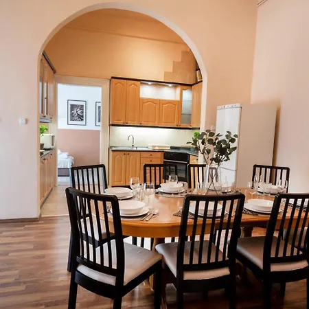 And Large Ac Away From Apartment *
