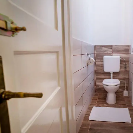 Apartment And Large Ac Away From